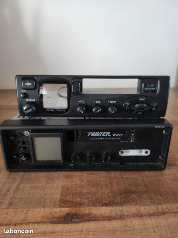 Poste radio voiture (image 1)