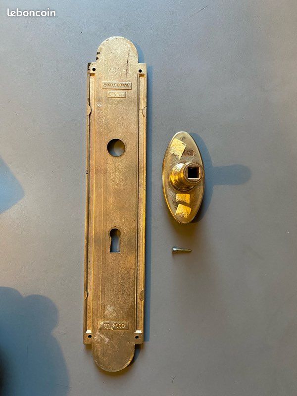 L.B PARIS Ancienne Plaque de Poignée de Porte en Bronze ☐ 7x7 mm EUR 10