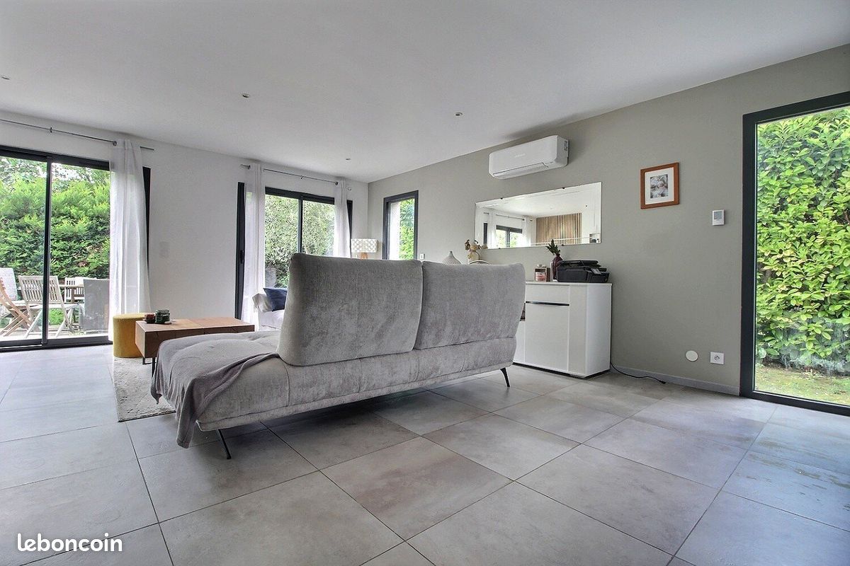 Maison 8 pièces 230 m² (image 2)