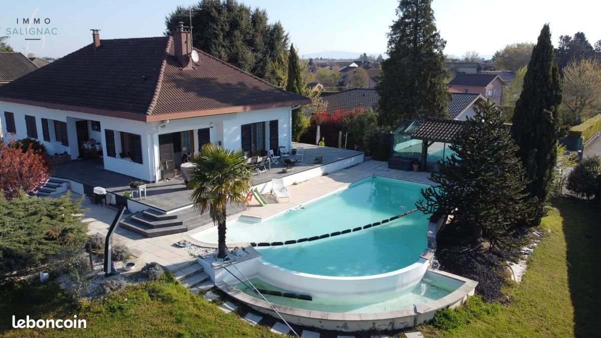 Maison 7 pièces 186 m² · à Péronnas · 186 m² · 470 000 €