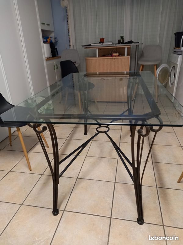 Table (image 4)