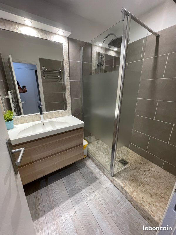 Appartement 3 pièce(s) 50 m²à louer Aubagne