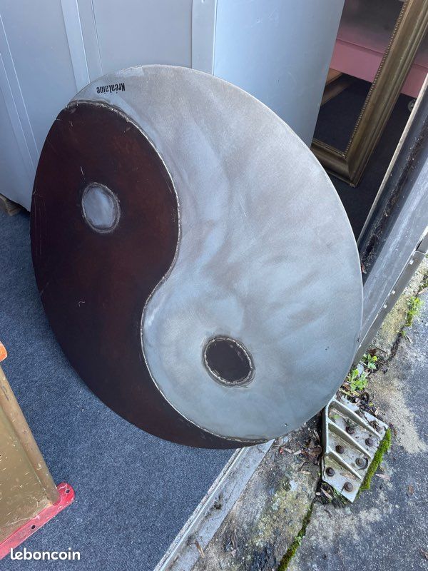 Yin yang metal (image 1)