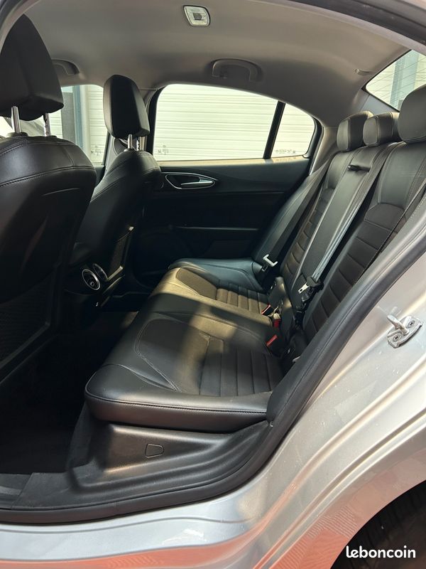 ALFA ROMEO GIULIA 2.2 JTDM 150 SUPER BVA - SYSTEME DNA - GPS - RADAR DE RECUl (image 6)