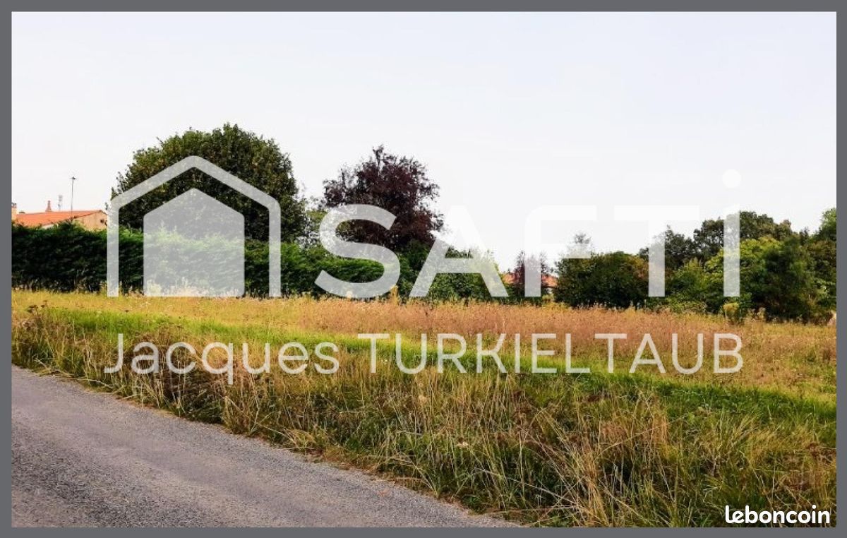 Terrain 1350 m² · à Saint-Georges-des-Coteaux · 1 350 m² · 66 000 €