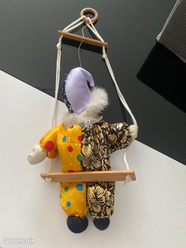ANCIENNE POUPEE CLOWN Sur Balancoire - Tete Mains Et Pieds En Porcelaine EUR 12,50 - FR