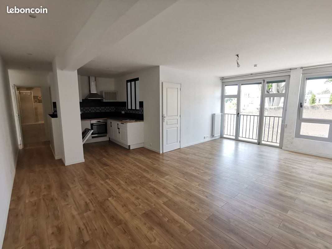 Appartement 4 pièces 86 m² · à Poitiers · 86 m² · 980 €