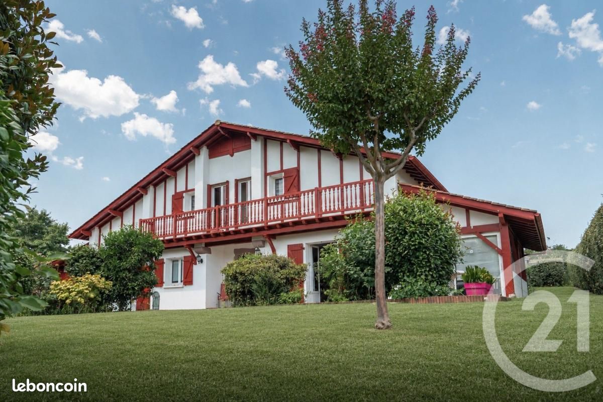 Maison 9 pièces 196 m² · à Itxassou · 196 m² · 550 000 €