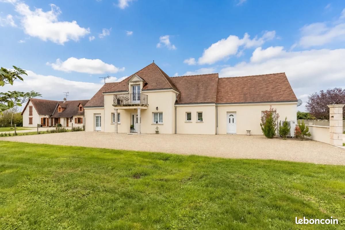 Maison 8 pièces 174 m² · à Cormeray · 174 m² · 360 000 €