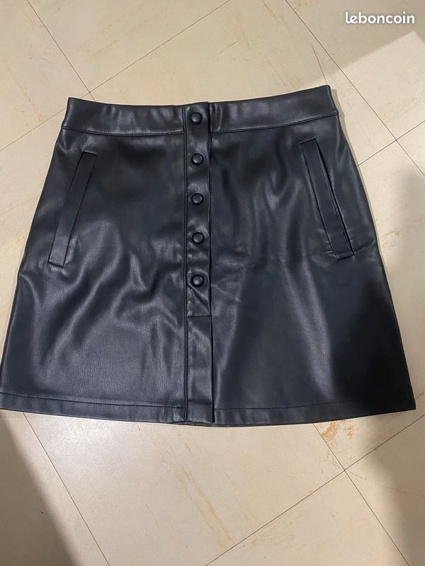 Lit de vêtements femme (image 2)