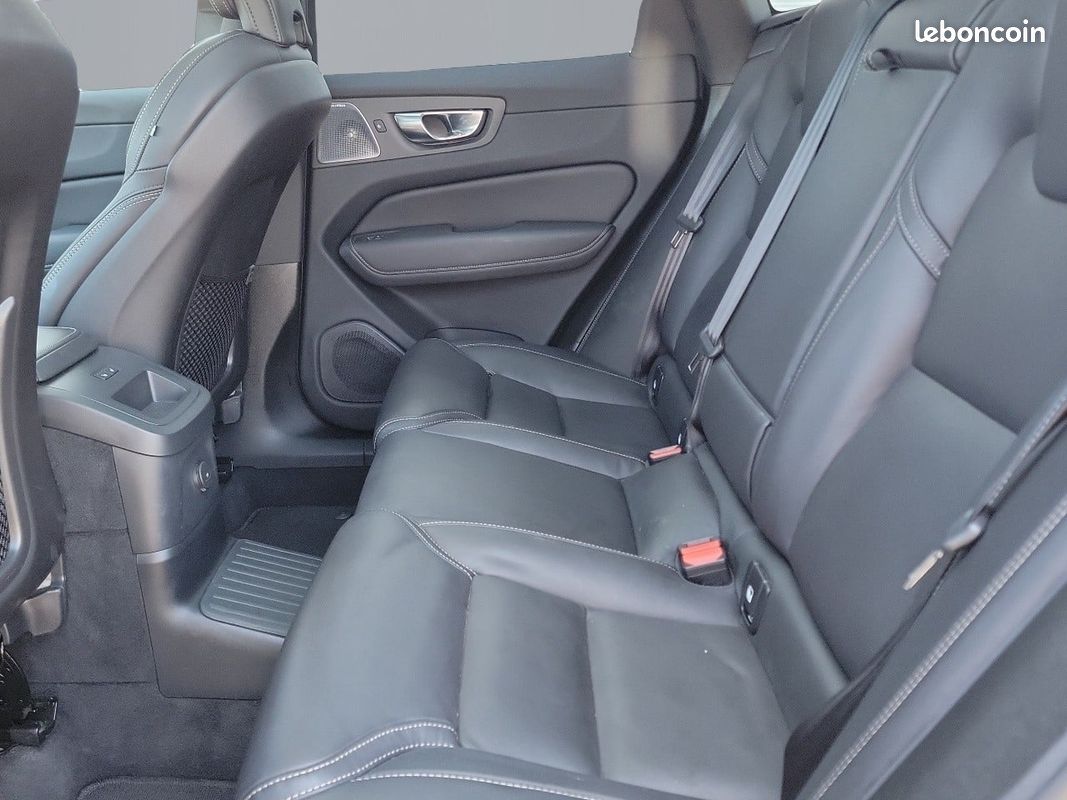 VOLVO XC60 T6 AWD Hybride rechargeable 253 ch+145 ch Geartronic 8 Ultra Style Dark (image 7)