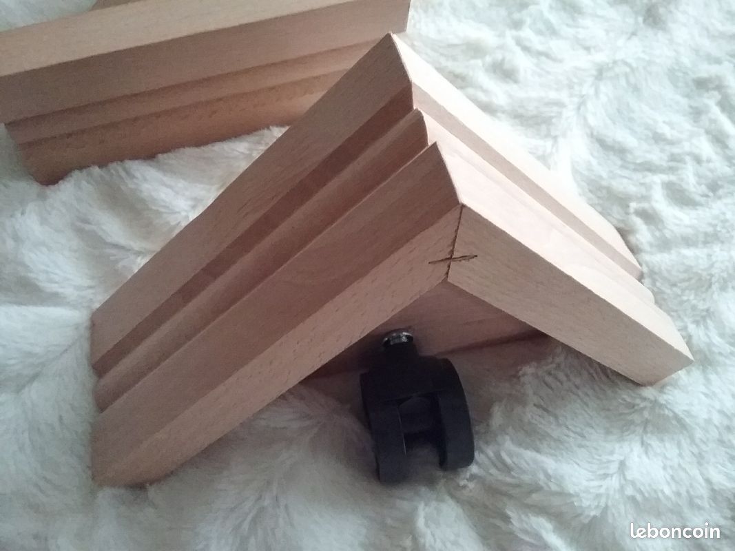 Lot de 4 angles de meuble en bois sur roulettes (image 7)