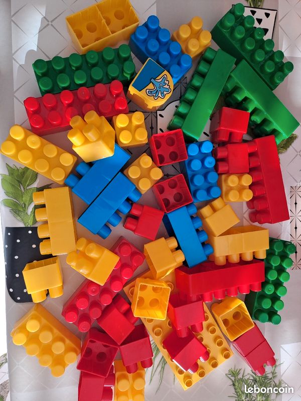 Lot legos (image 1)