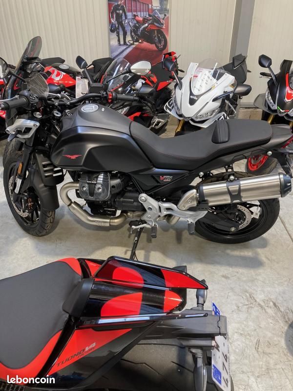 Moto Guzzi V85 STRADA 850 cm3 (image 2)