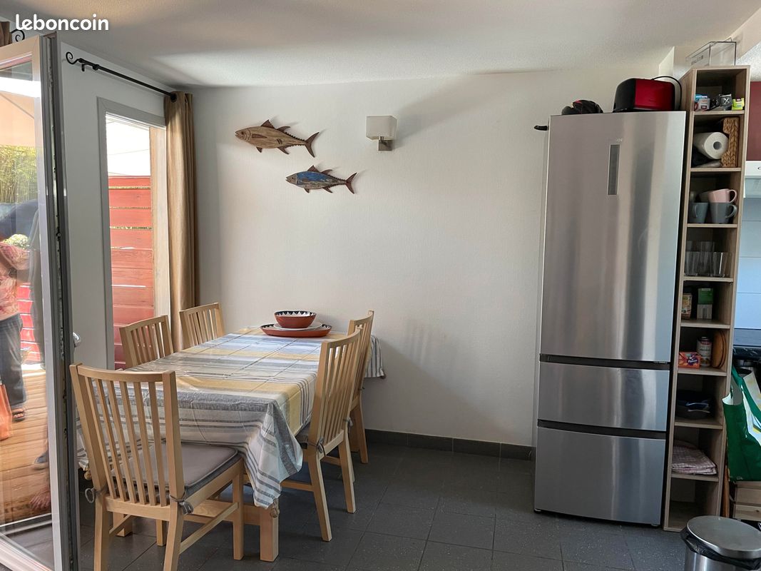 Duplex avec terrasse et balcon + 2 vélos et paddle, calme et central (au village même du Cap-Ferret) (image 2)