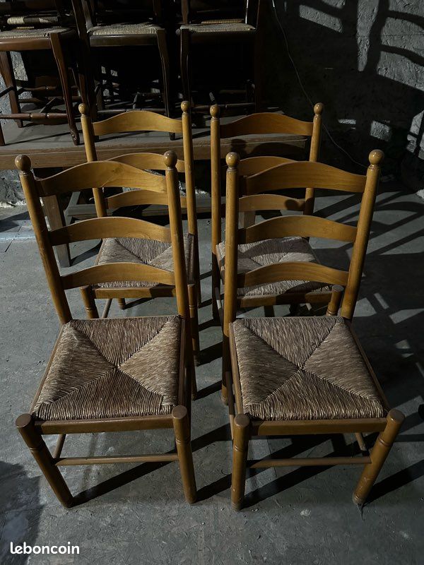 URGENT Table avec 9 chaises + 4 donnez (image 3)