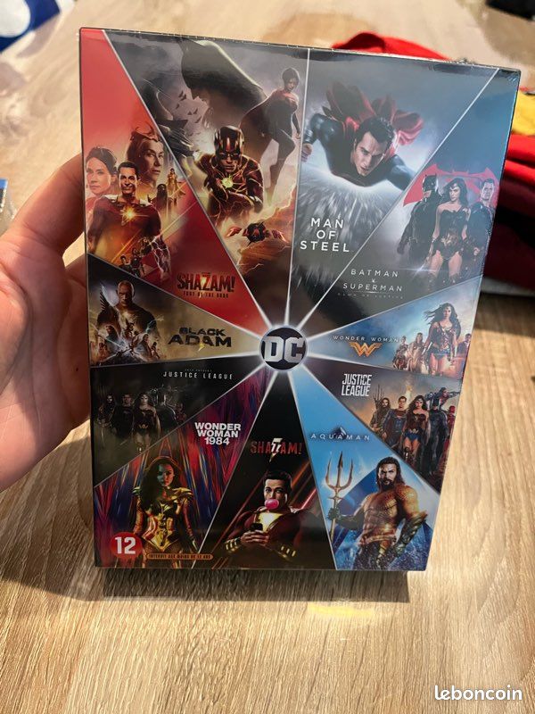 Bonjour Coffret DC 11 film dvd super héros (image 1)