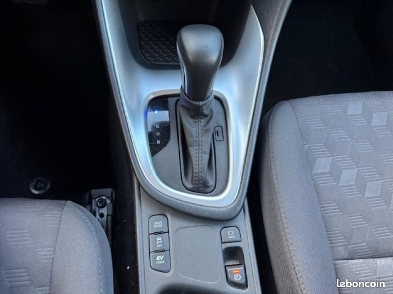 Toyota Yaris 116h Design 5p MC24 (image 17)
