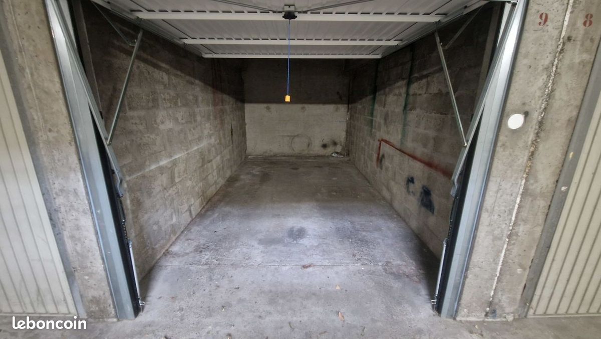 Parking 13 m² · à Lyon · 13 m² · 90 €/mois