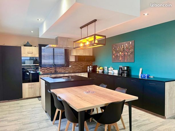 Maison 9 pièces 301 m²