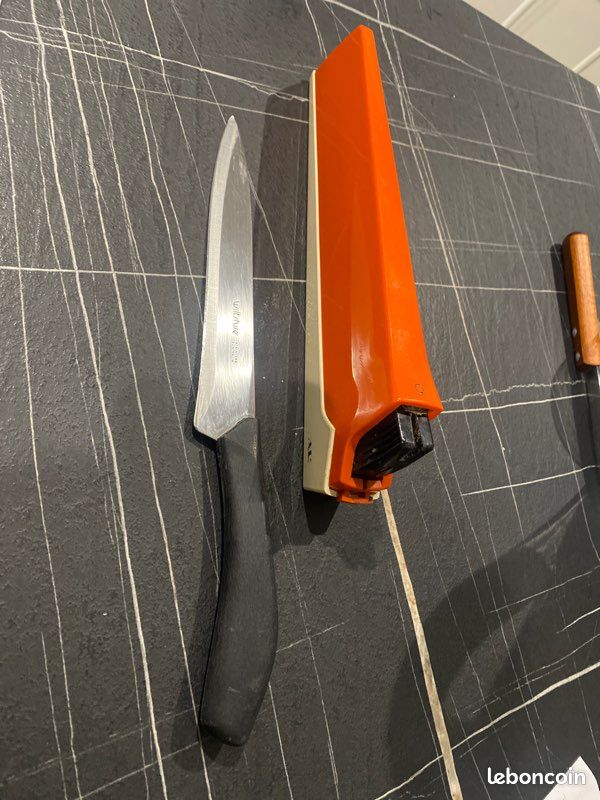 Aiguiseur à Couteaux Tefal Vintage – Plastique Orange – Fonctionnel