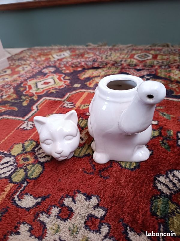 Théière Anglaise Vintage En Céramique - Décor Cheminée Et Chat - Multicouleur