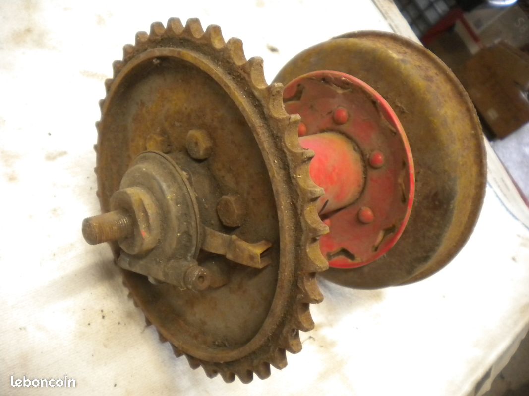 Pièce détachée pour roue arrière de moto ancienne (image 1)