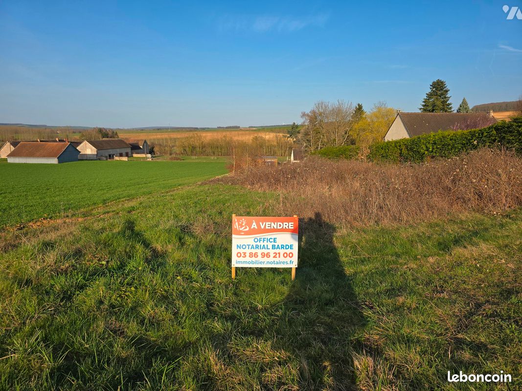 Terrain 1340 m² · à Les Vallées de la Vanne · 1 340 m² · 16 000 €