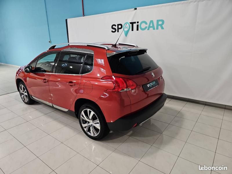 Peugeot 2008 1.2 PureTech 110ch Crossway S&S (image 2)