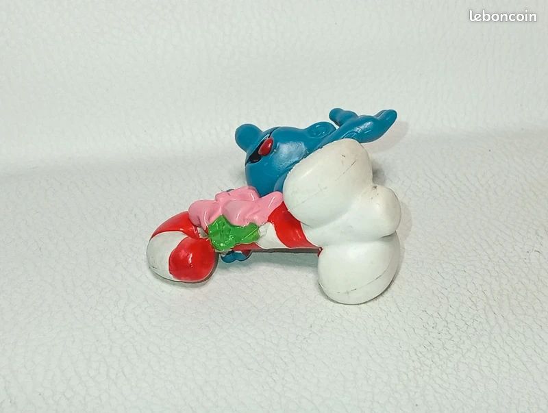 FIGURINE SCHTROUMPF SMURF schleich 20747 AVEC LE COEUR DANS LE DOS EUR