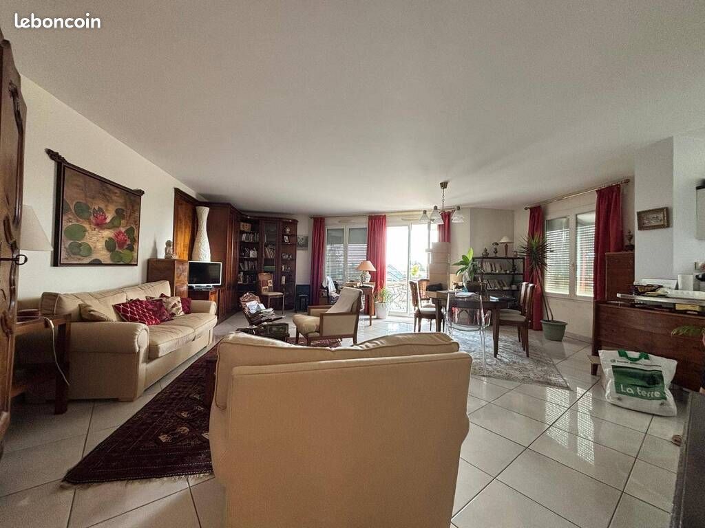 Appartement 3 pièces 100 m² · à Divonne-les-Bains · 100 m² · 610 000 €