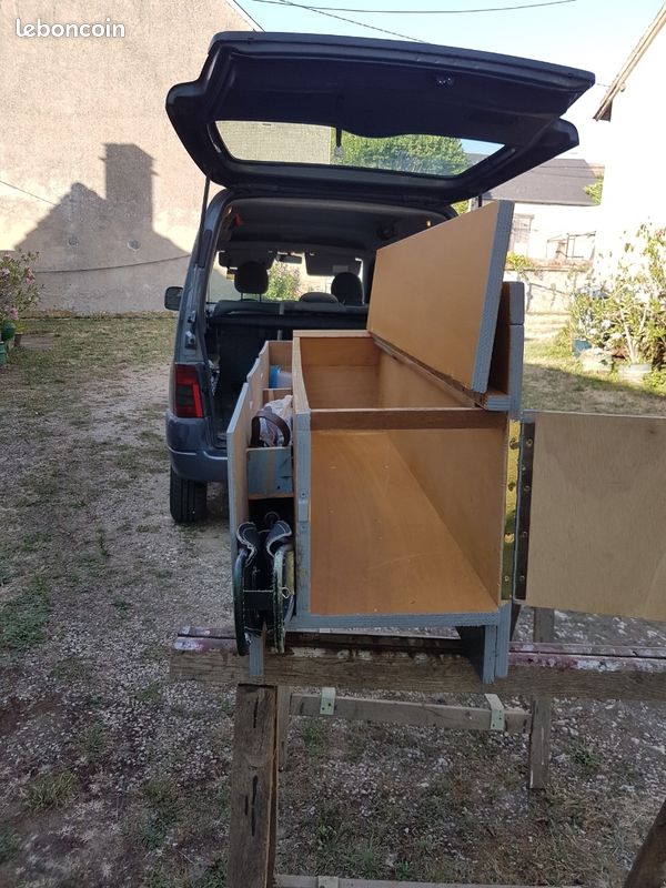 Equipement du chasseur: " Coffre a fusils et accessoires pour Berlingo Multispace (image 1)