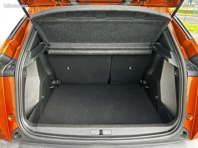 PEUGEOT 2008 BlueHDi 130 S&S BVM6 Allure (image 25)