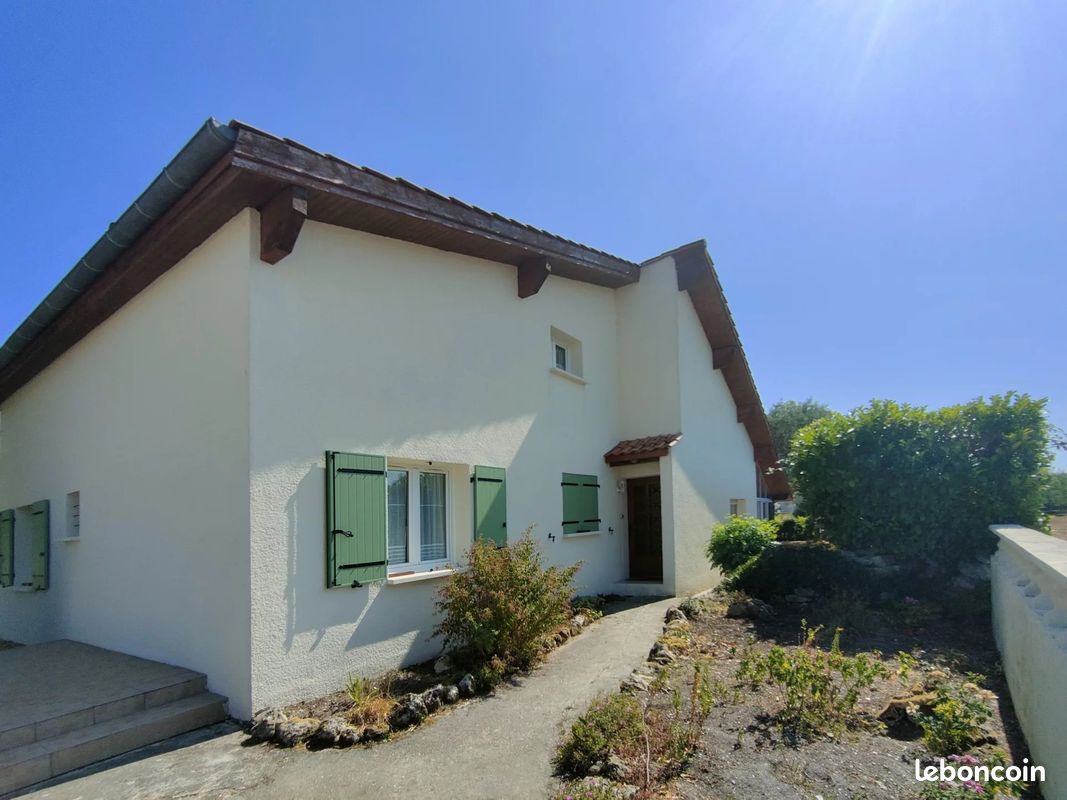 Maison 6 pièces 154 m² · à Castres-Gironde · 154 m² · 320 000 €