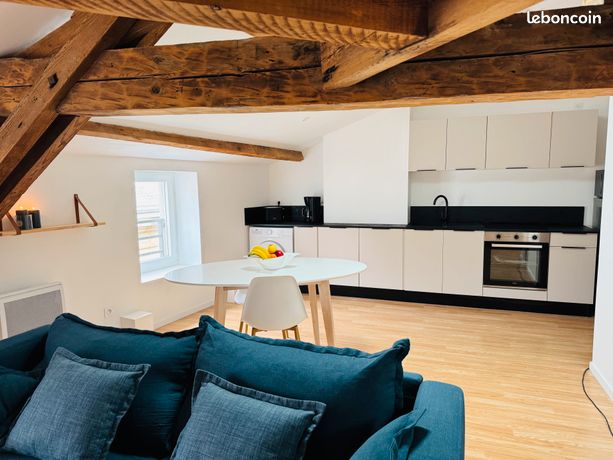 A louer superbe T2 entièrement refait à neuf meublé et équipé de 45 m2 disponible immédiatement