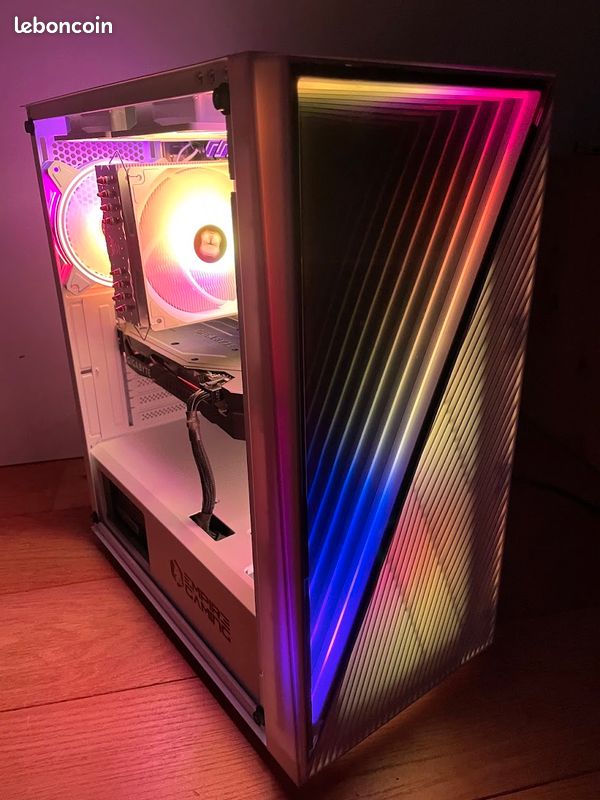 Black Friday : Ce PC Fixe Gamer équipé D'une RTX 5080 Et De 32 Go De Ram Perd 300 Chez Ce Marchand Francais
