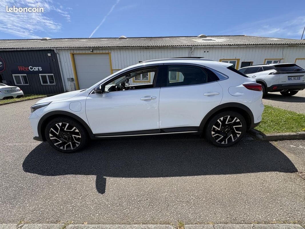 KIA CEED 1.6 GDI 141H 105 HYBRID PHEV 8.9KWH LOUNGE DCT BVA ( garanti constructeur ) (image 4)