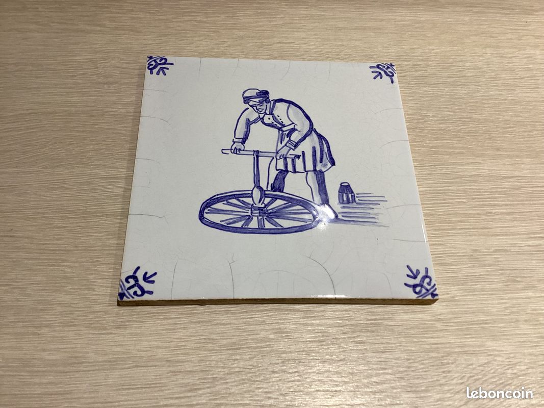4 carreaux anciens DELF. Bleu (image 2)