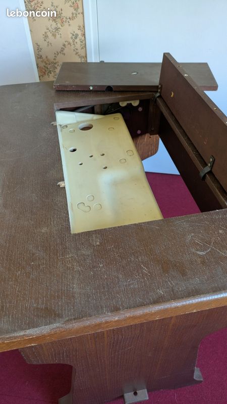 A donner meuble pour machine à coudre (image 2)