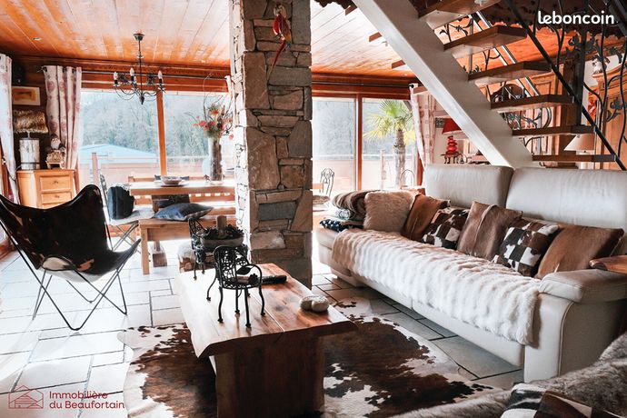 Villa 5 pièces 468 m²