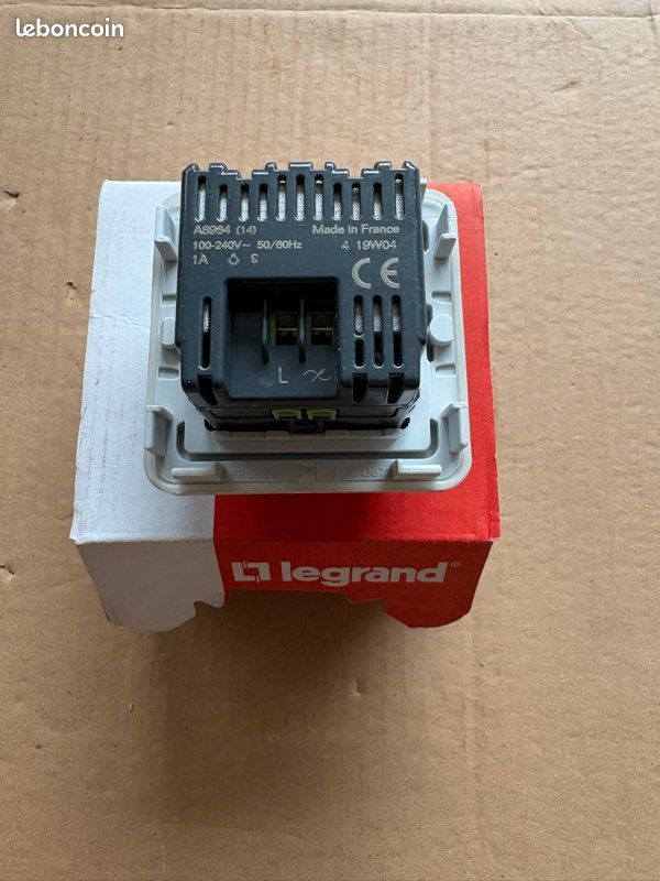 Interrupteur/variateur Legrand LMDC-100 (LMDC100) - Neuf, Peut Avoir De Légers Défauts