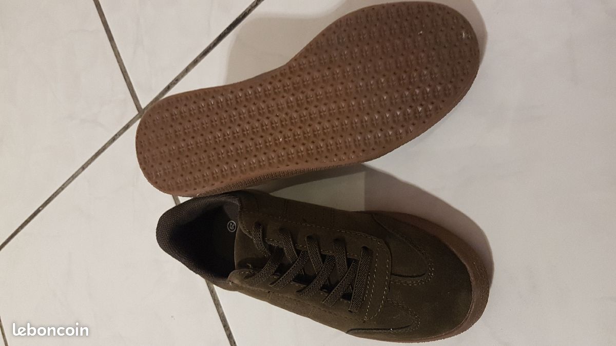 Chaussures garçon "tape à l oeil" taille 29 (image 3)