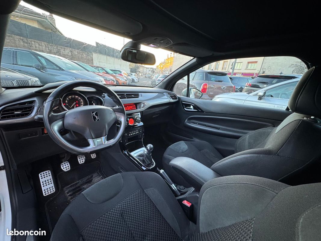 CITROEN DS3 90 HDI SO Irrésistible (image 3)