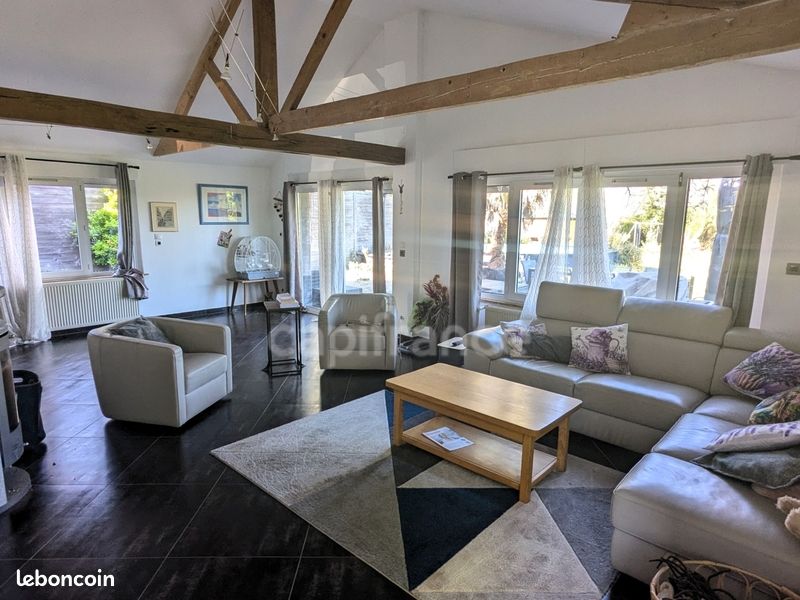 Maison 5 pièces 163 m² · à Neuville-en-Ferrain · 163 m² · 389 000 €