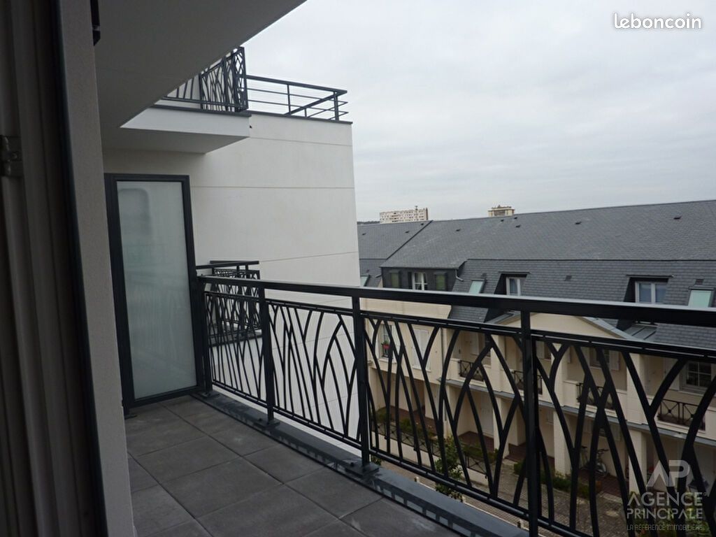 Appartement 4 pièces 87 m² · à Rueil-Malmaison · 87 m² · 2 049 €