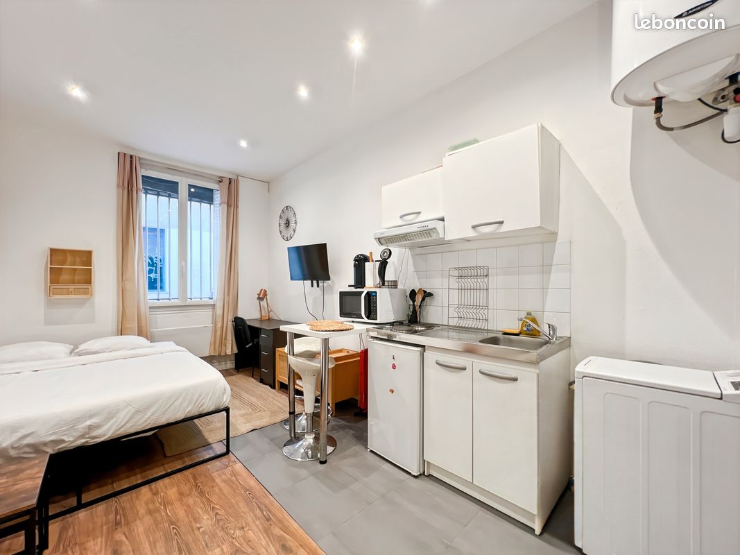 Appartement 1 pièce 18 m² · à Paris · 18 m² · 880 €/mois