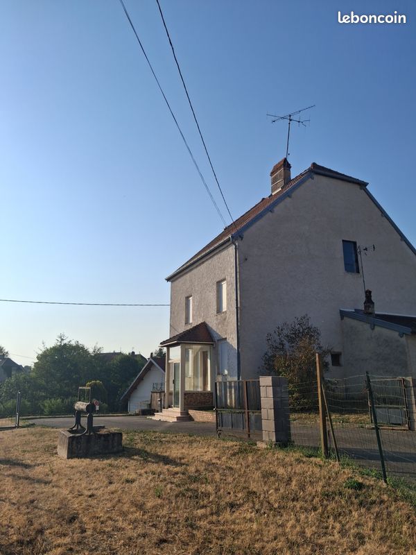 Maison 4 pièces 95 m² · à Essertenne-Et-Cecey · 95 m² · 670 €