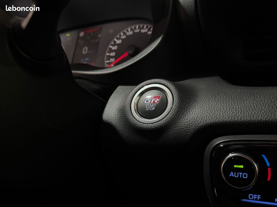 Toyota yaris gr 1.6 4wd 261 ch track pack / camera de recul / carplay / miltek / tva recuperable (image 18)