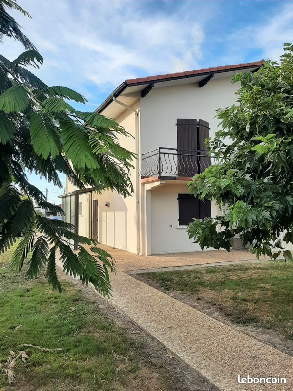 Appartement 5 pièces 80 m² · à Hagetmau · 80 m² · 872 €