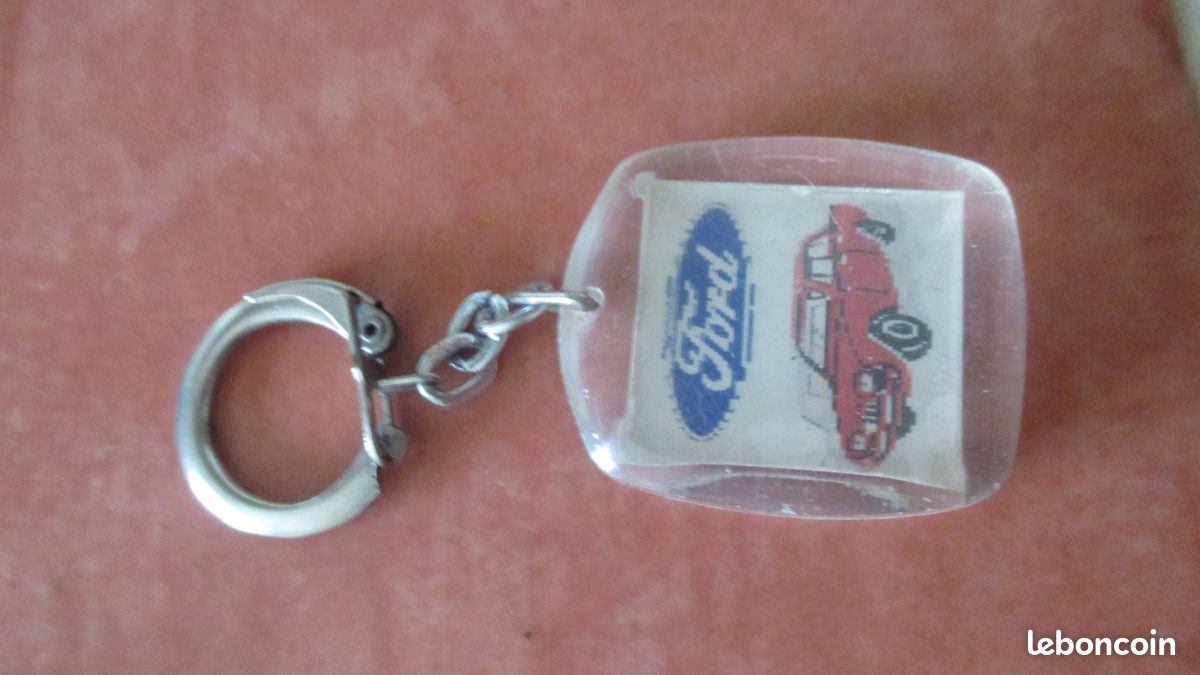 Porte clé vintage visiomatic Ford Taunus P3 et Ford Falcon (image 1)